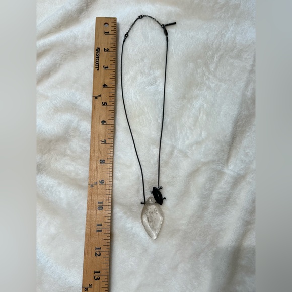 Kenneth Cole Necklace with adjustable length. Diamond shape clear & dark brown - Picture 2 of 11